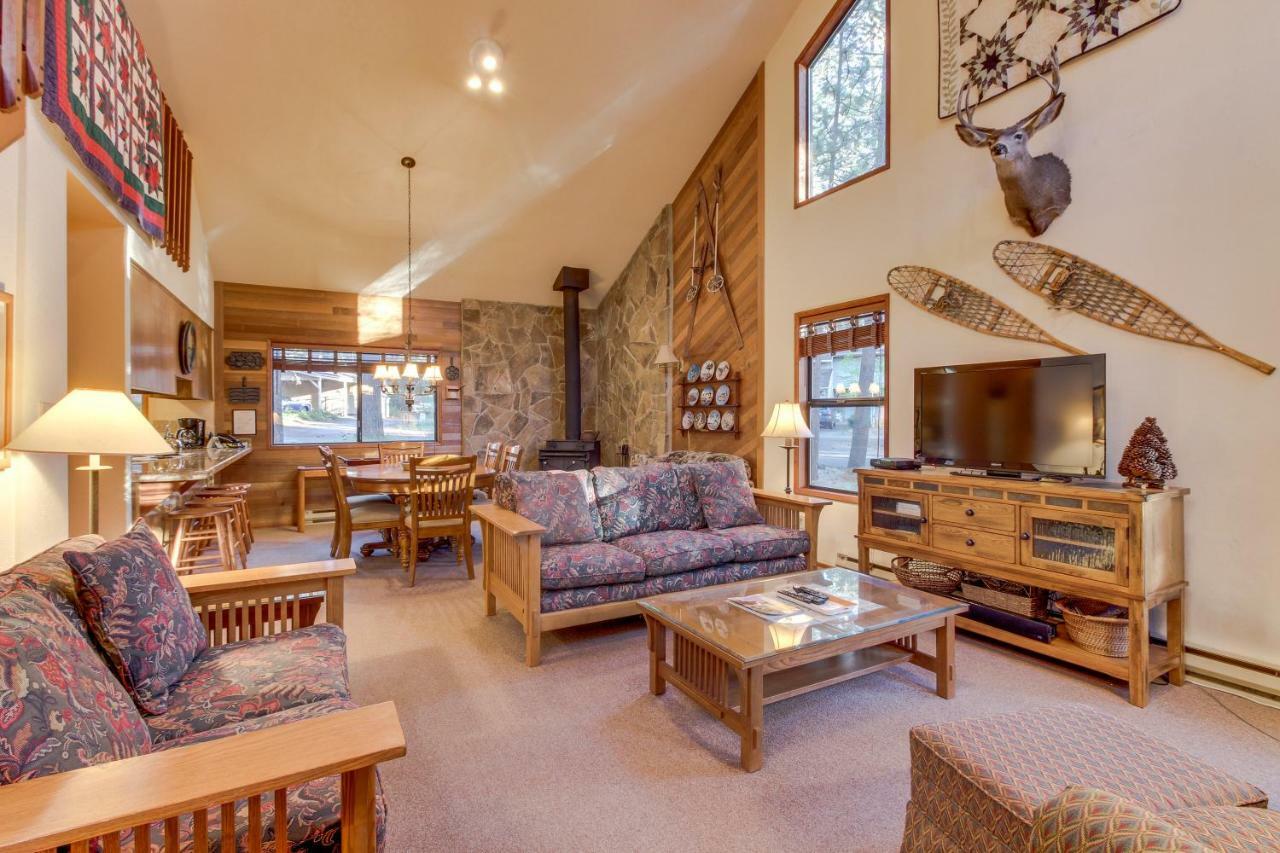 Otter Lane 12 | Discover