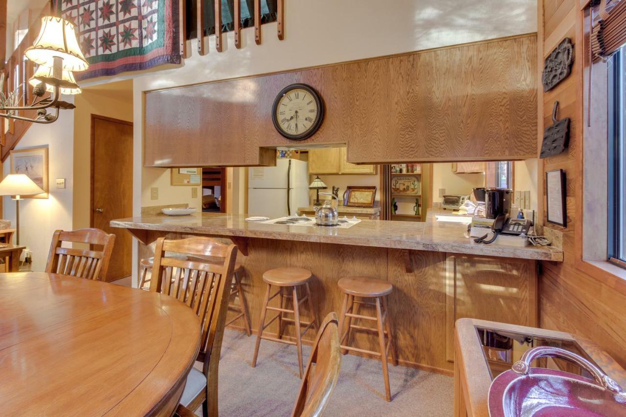 Otter Lane 12 | Discover *